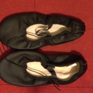 Black ballet slippers (5 for $20)